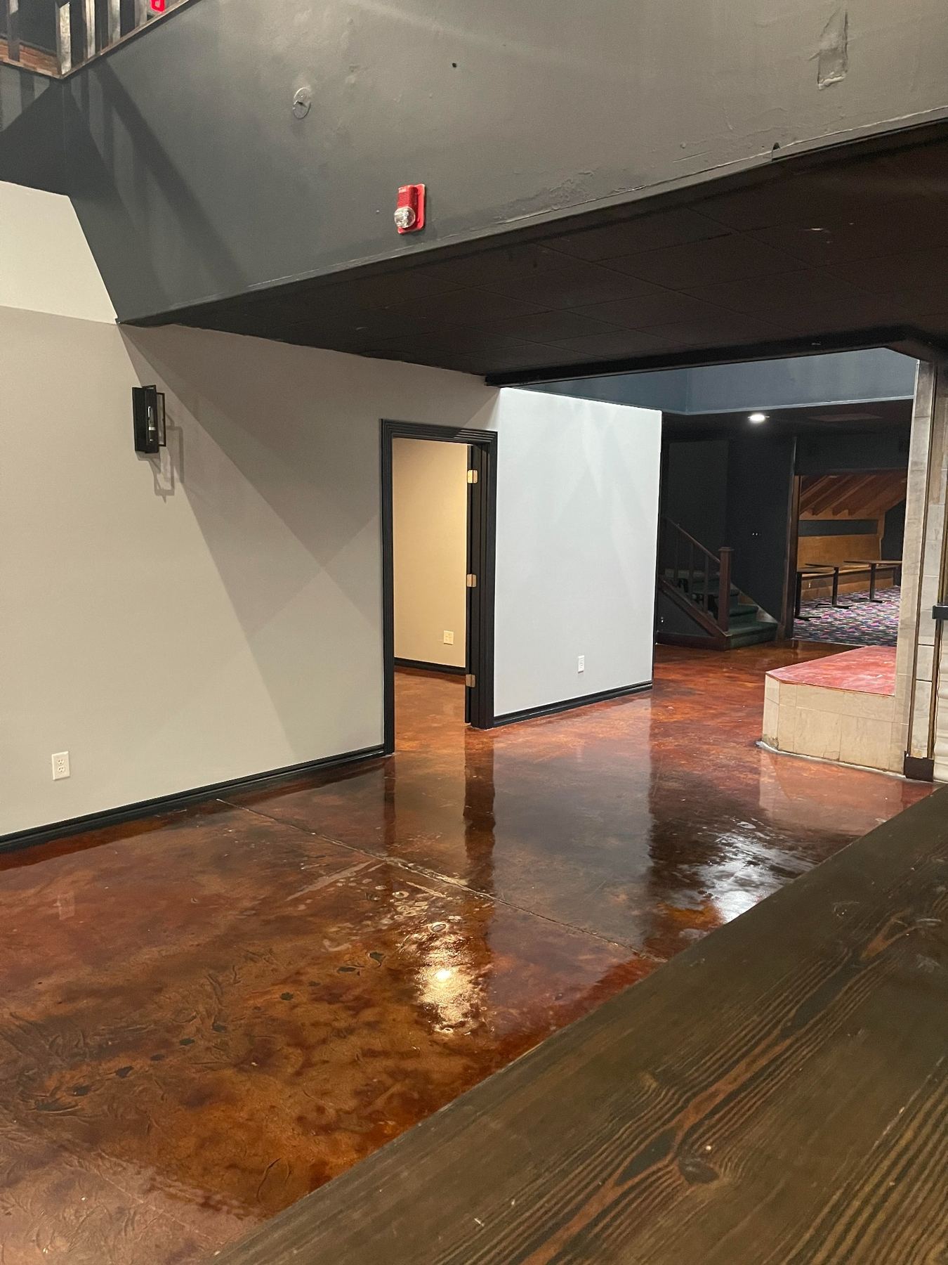 Flexible open commercial space